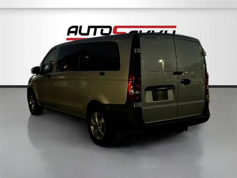 Used 2023 Mercedes-Benz Metris image 6
