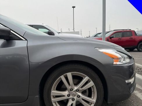 Used 2015 Nissan Altima 3.5 SL FWD image 8