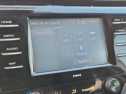 Used 2020 Toyota Camry SE FWD image 13
