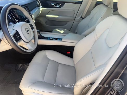 Used 2019 Volvo S60 T5 Momentum w/ Premium Package image 13