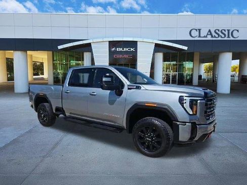 Used 2025 GMC Sierra 2500 AT4 AWD/4WD image 9