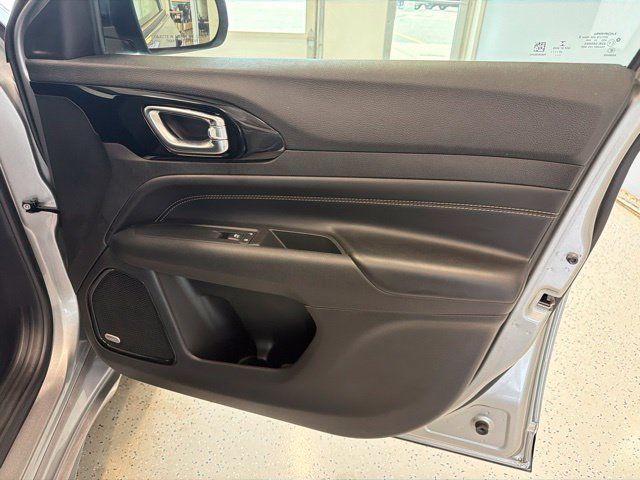 Used 2022 Jeep Compass High Altitude AWD/4WD image 39