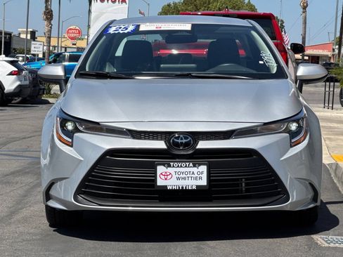 Used 2025 Toyota Corolla LE w/ LE Premium Package FWD image 11