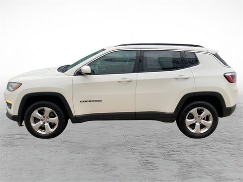 Used 2018 Jeep Compass Latitude w/ Popular Equipment Group AWD/4WD image 5