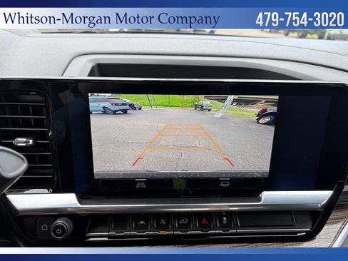 Used 2022 Chevrolet Silverado 1500 LT AWD/4WD image 31