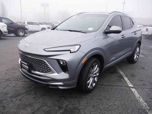 Used 2024 Buick Encore GX Avenir w/ Avenir Technology Package image 4