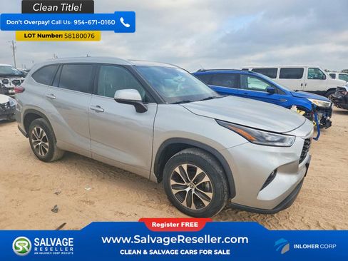 Used 2021 Toyota Highlander XLE FWD image 5