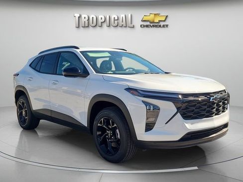 New 2026 Chevrolet Trax LT w/ Midnight Edition FWD image 4