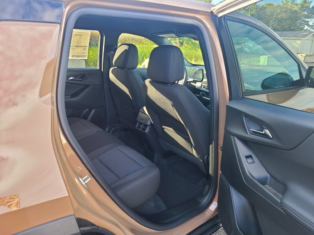New 2027 Chevrolet Equinox LT AWD/4WD image 22
