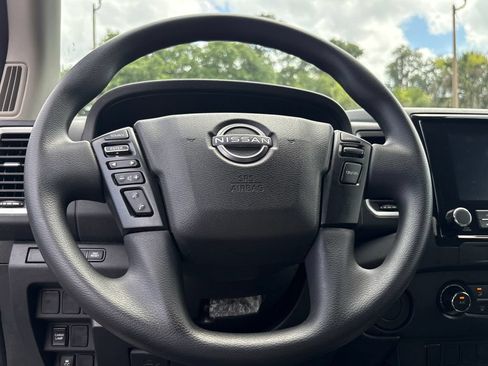 Used 2023 Nissan Frontier SV w/ Tow Package RWD image 14