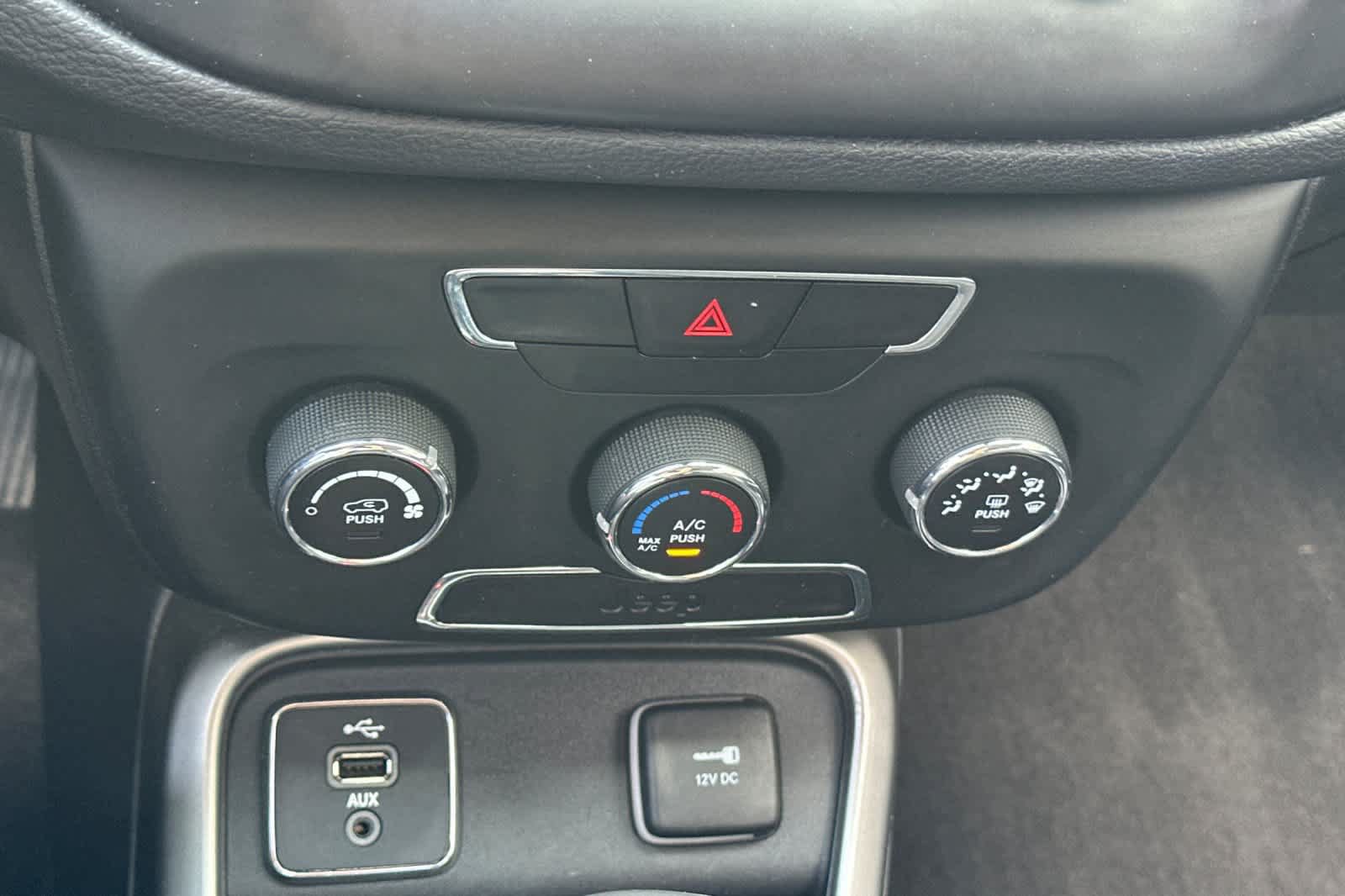 Used 2018 Jeep Compass Latitude FWD image 20