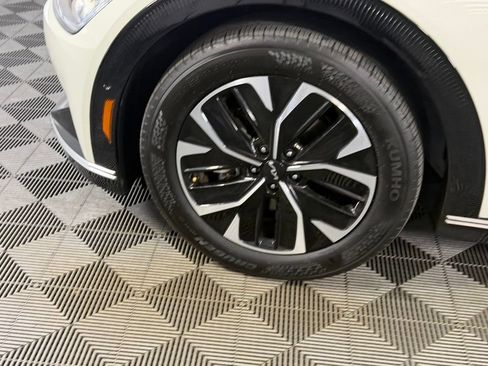 Used 2024 Kia EV6 Wind w/ Wind Technology Package RWD image 13