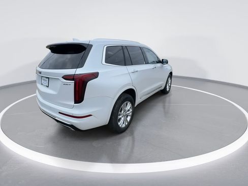 Used 2024 Cadillac XT6 Luxury w/ LPO, Floor Liner Package AWD/4WD image 8