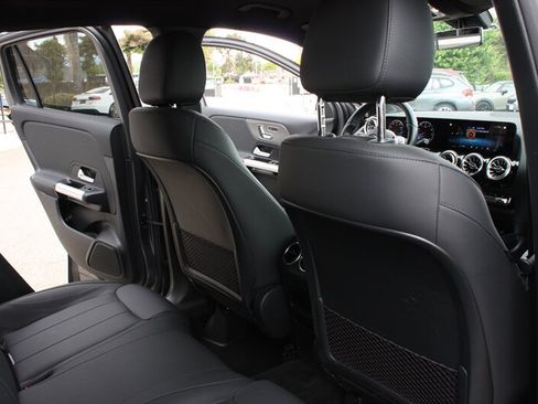 Used 2023 Mercedes-Benz GLA 250 w/ Premium Package image 23