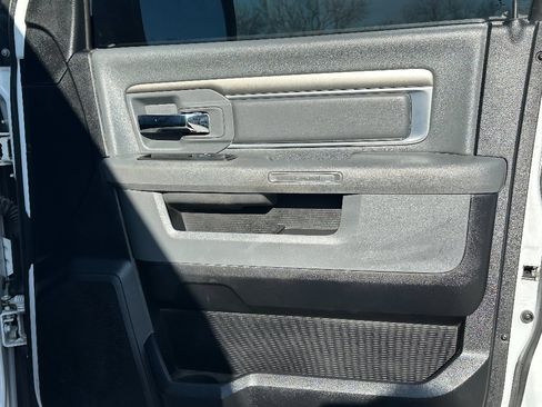 Used 2015 RAM 2500 SLT image 27