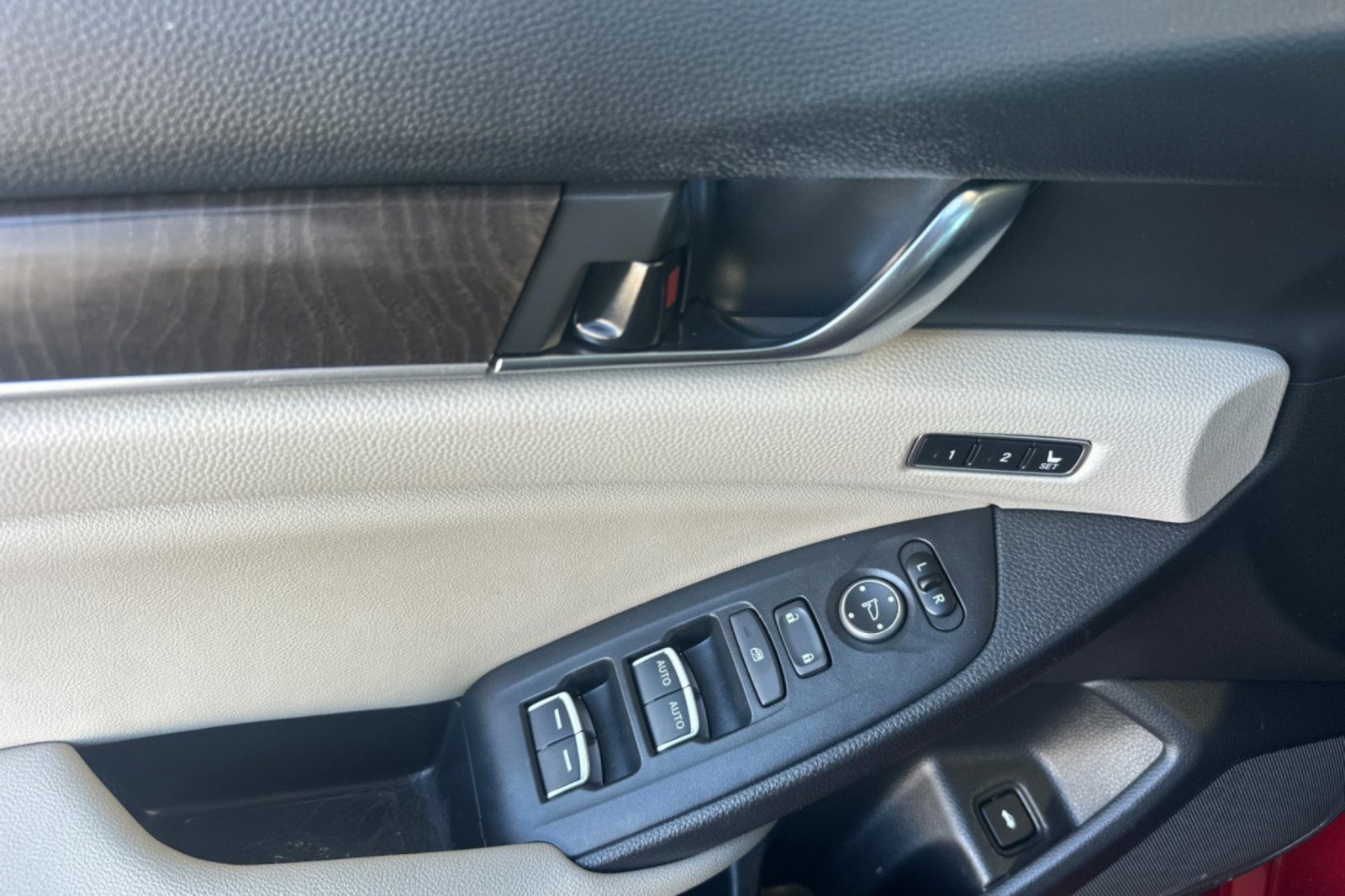 Used 2021 Honda Accord Touring image 10