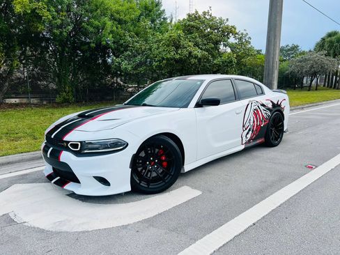 Used 2019 Dodge Charger Scat Pack w/ Daytona Edition Group RWD image 1