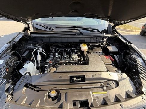 Certified 2025 Nissan Pathfinder Rock Creek image 11