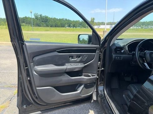 Used 2023 Honda Pilot Touring image 16
