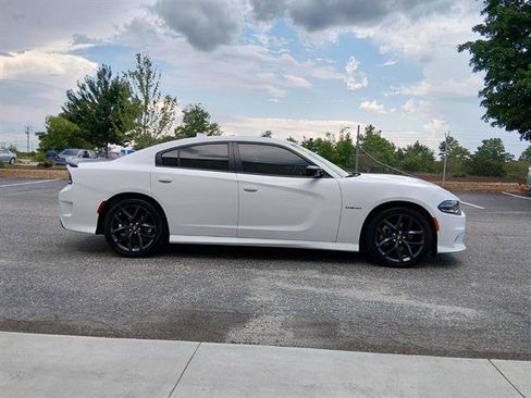 Used 2022 Dodge Charger R/T w/ Plus Group RWD image 2