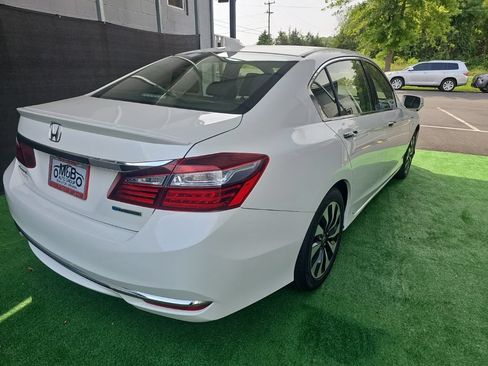 Used 2017 Honda Accord EX-L image 3