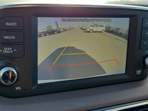 Used 2020 Hyundai Santa Fe SEL image 9