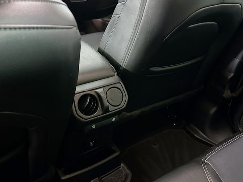 Used 2022 Jeep Wrangler Sahara image 26