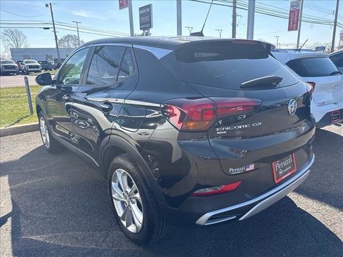 Certified 2018 Nissan Rogue SV image 4