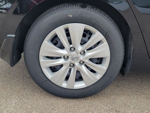Certified 2025 Nissan Sentra S FWD image 5