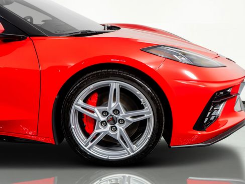 Used 2020 Chevrolet Corvette Stingray Convertible w/ 1LT image 7