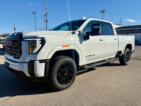 Used 2025 GMC Sierra 2500 AT4 image 9