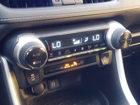 Used 2024 Toyota RAV4 XLE Premium image 30