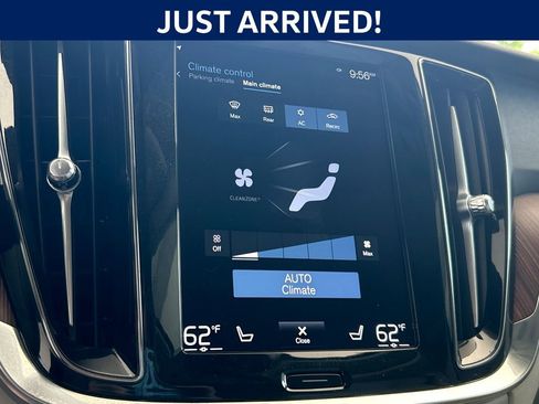 Used 2021 Volvo S60 T5 Momentum w/ Premium Package FWD image 25