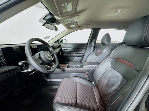 New 2026 Nissan Kicks SR w/ Cold Weather Package image 17