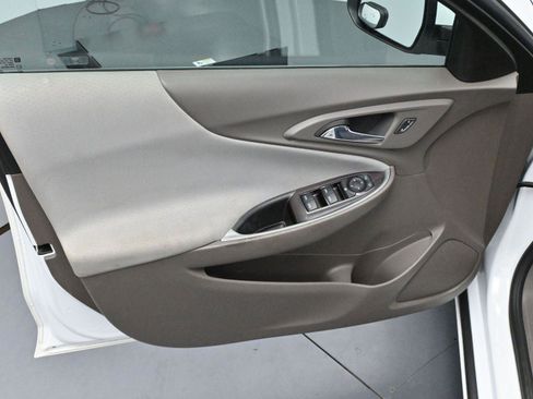 Used 2022 Chevrolet Malibu LT image 9