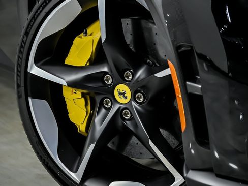 Used 2025 Ferrari Purosangue image 4