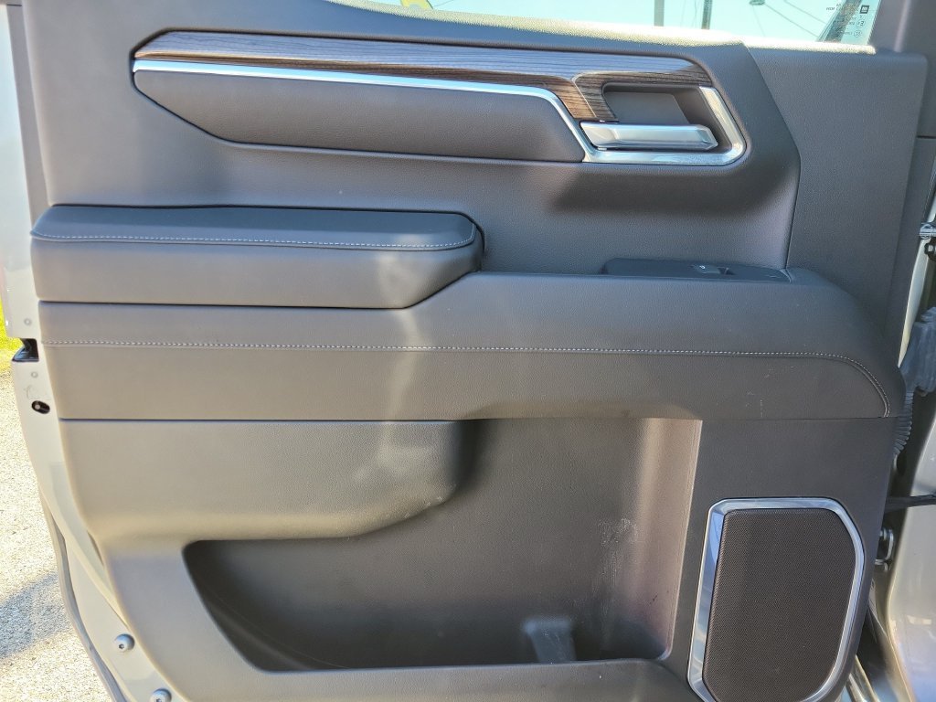 Used 2023 Chevrolet Silverado 1500 RST AWD/4WD image 11