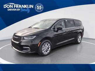 New 2026 Chrysler Pacifica Limited w/ Uconnect Theater Family Group video 1