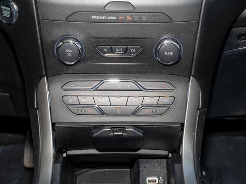 Used 2020 Ford Edge SEL w/ Convenience Package image 18