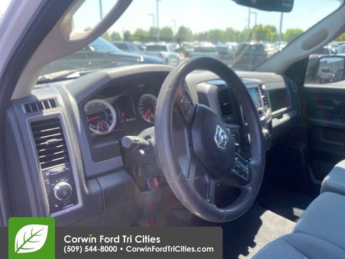 Used 2018 RAM 1500 Express AWD/4WD image 2