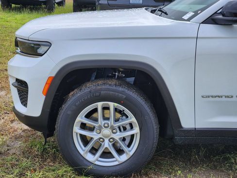New 2026 Jeep Grand Cherokee Laredo AWD/4WD image 6