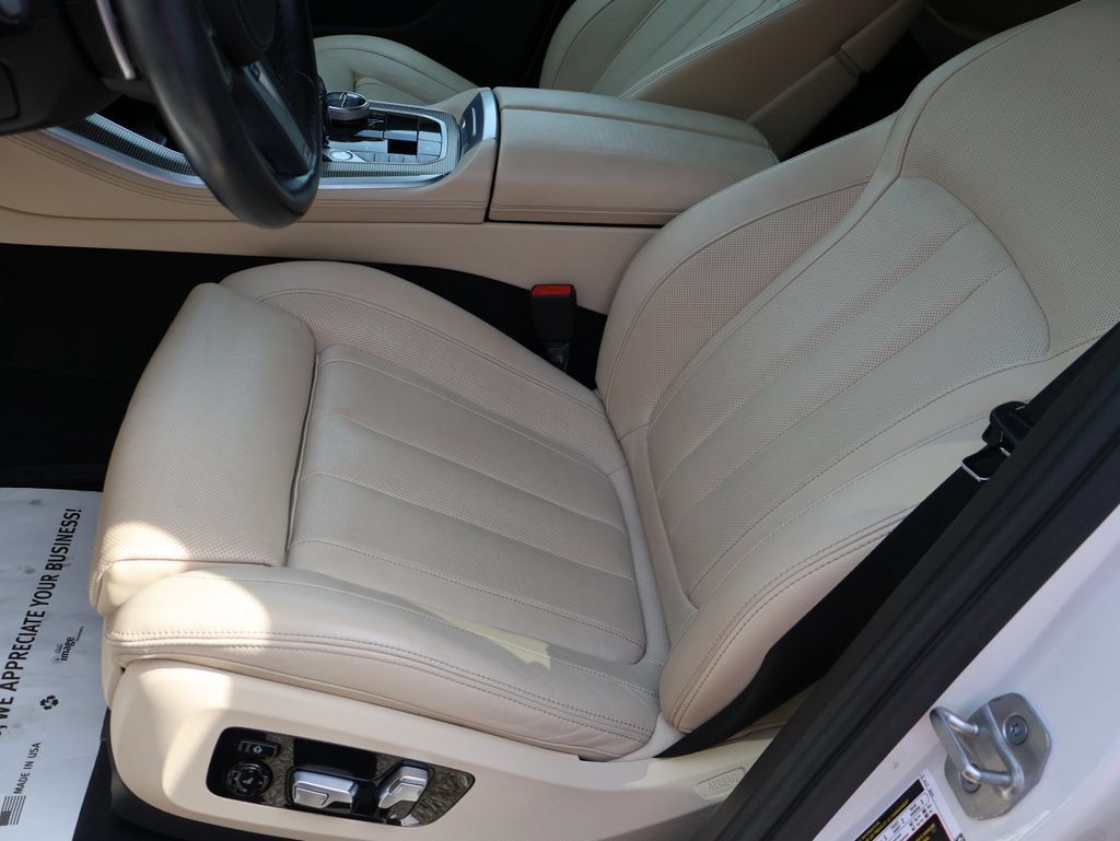 Used 2022 BMW X5 M50i w/ Executive Package AWD/4WD image 21