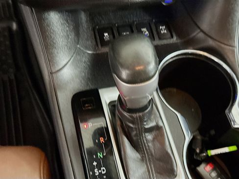Used 2018 Toyota Highlander Limited Platinum image 25