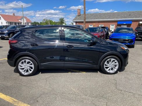 New 2027 Chevrolet Bolt LT w/ Comfort Package FWD image 8