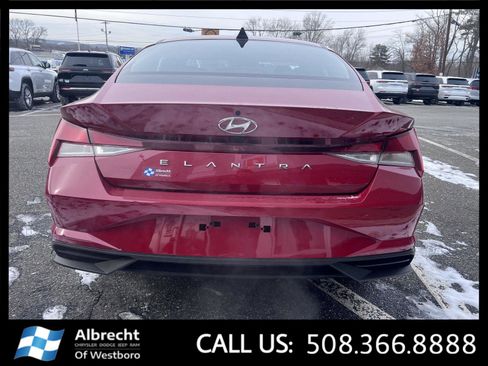 Used 2023 Hyundai Elantra SEL image 4