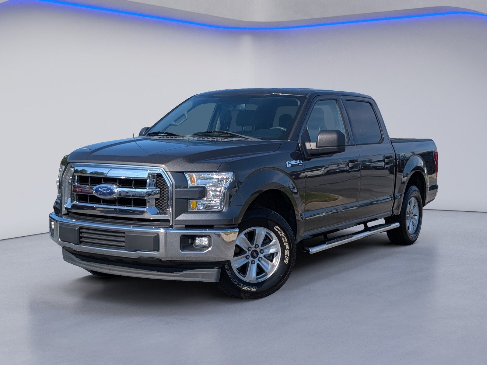 Used 2017 Ford F150 XLT RWD image 2