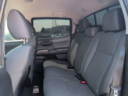 Used 2022 Toyota Tacoma SR5 RWD image 9