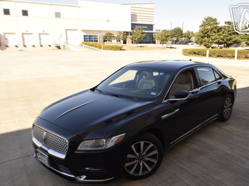 Used 2018 Lincoln Continental Premiere image 23