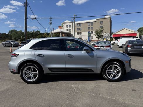 Used 2022 Porsche Macan AWD/4WD image 9