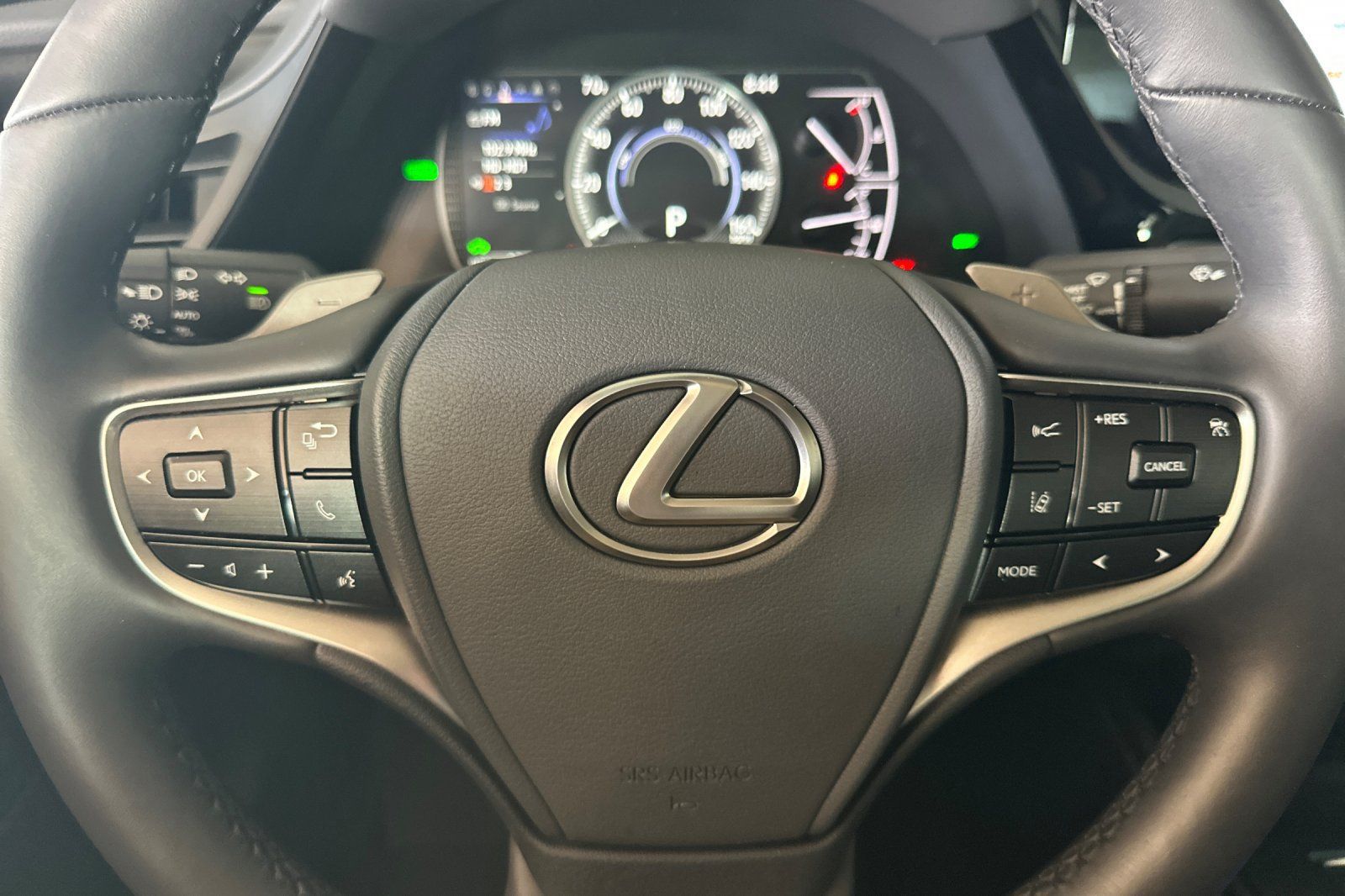 Used 2025 Lexus ES 300h w/ Premium Package FWD image 18